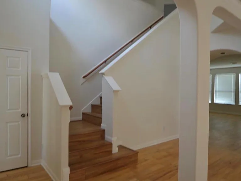 2110 Banfield Ct — Photo 8
