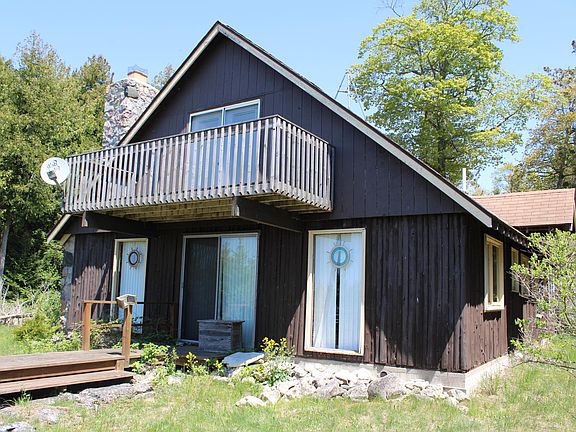3rd image of 3117 S Lakeshore Dr