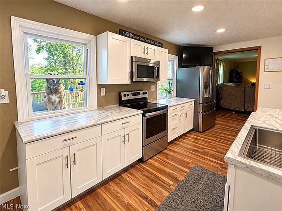 5th image of 111 Lykes Ln