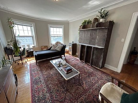 2nd image of 1154 W Lunt Ave APT 204