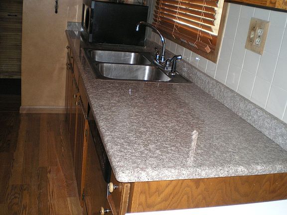 4th image of 555 Albert Ave