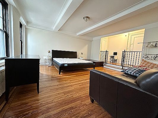 4th image of 310 E 55th St APT 6B
