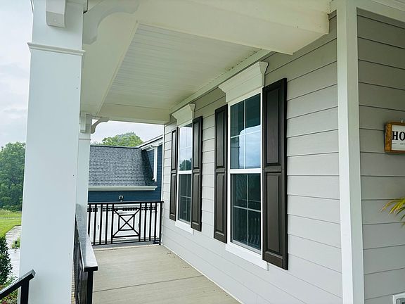 4th image of 2204 Walnut Dr