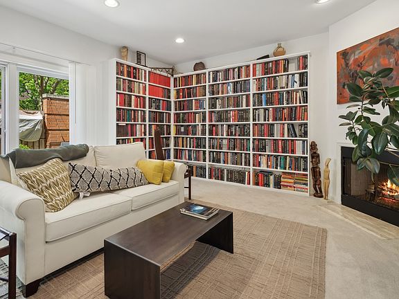 5th image of 2651 N Greenview Ave