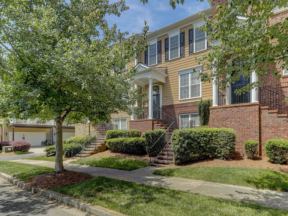 1st image of 905 Lyndley Dr