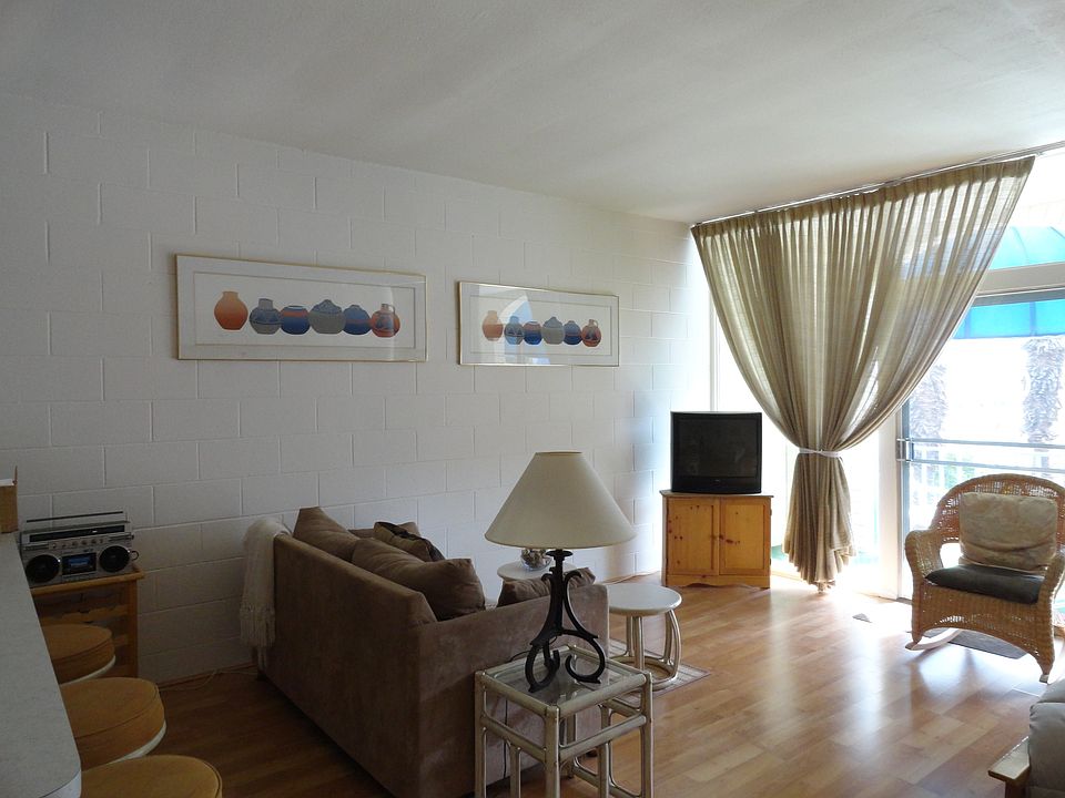 Studio 44 living room