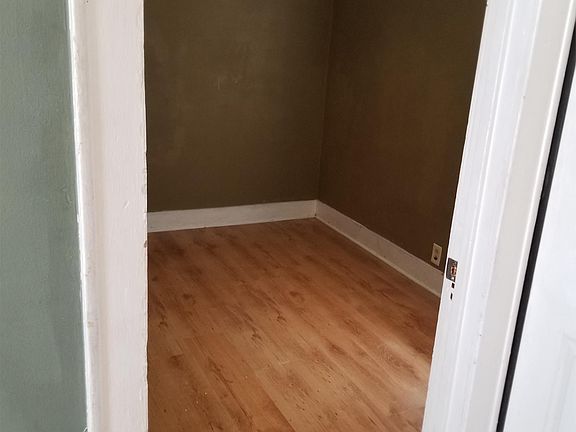 5th image of 1213 W 149th St