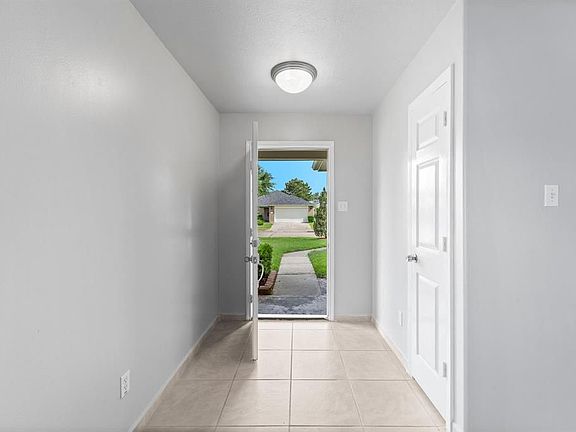 3rd image of 18915 Bonners Park Cir