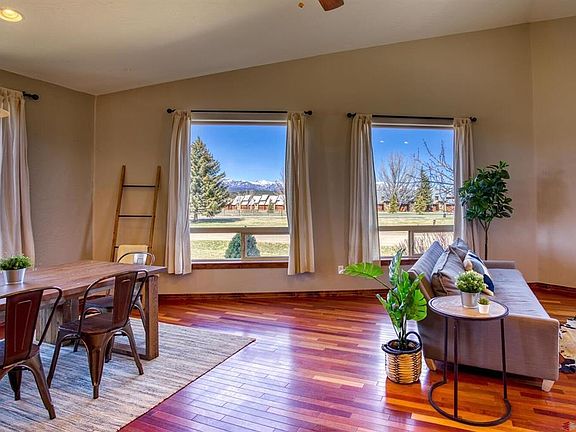 3rd image of 261 Driftwood Drive