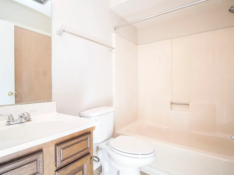 5359 Cresthaven Ln #6B — Photo 10