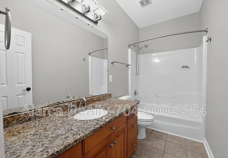 12736 Wetherburn Ln — Photo 14