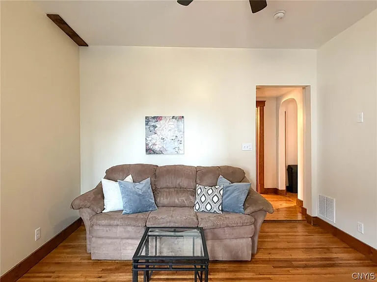1015 White Pl — Photo 6