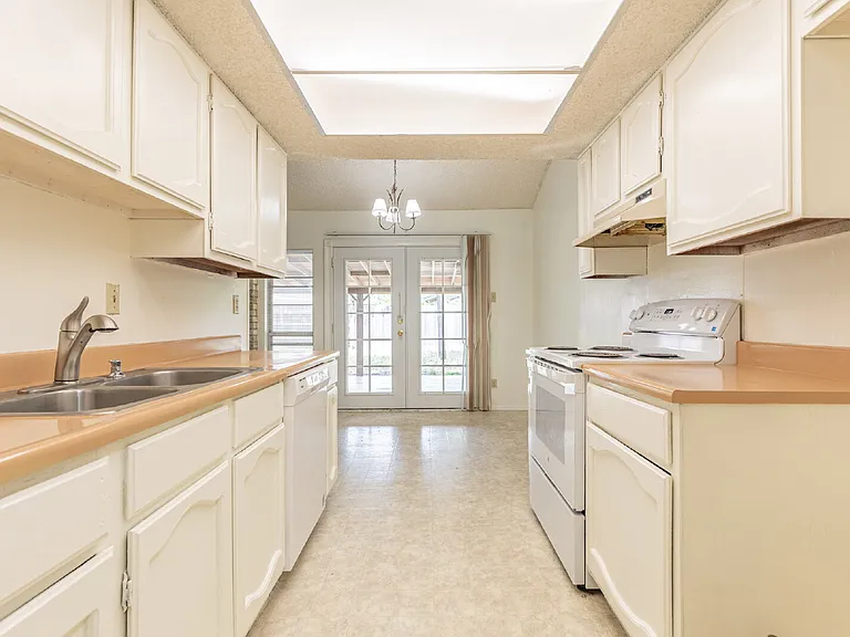 8127 Babe Ruth St — Photo 17