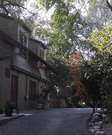 2nd image of 327 Sycamore Pl