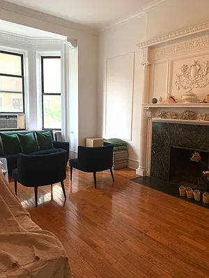 Rented by AAU Real Estate Advisors | media 8