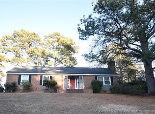 2534 Mirror Lake Dr, Fayetteville, NC 28303
