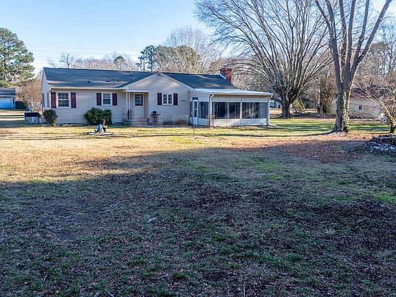 2nd image of 340 Calvin Dr