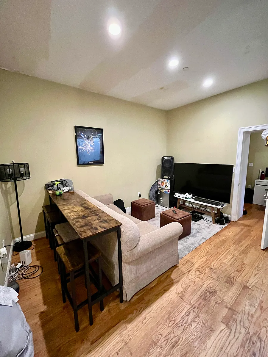 Building Photo - 178 I St #1