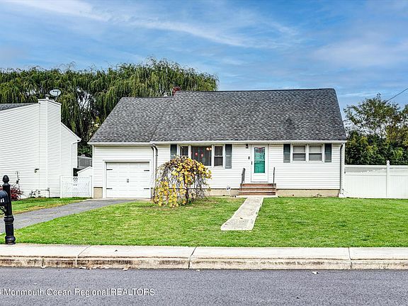 2nd image of 648 Hudson Avenue