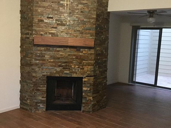 Ceramic tiles floors