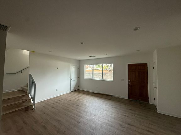 5th image of 6259 Riverton Ave