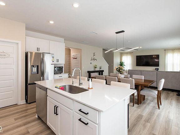 4th image of 2867 Kramer Dr