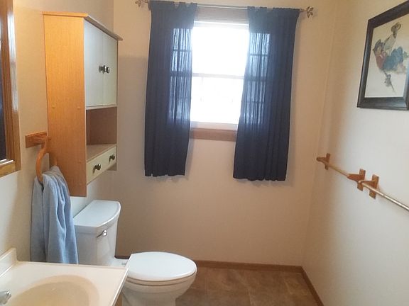 4th image of 727 N Elmwood Ave