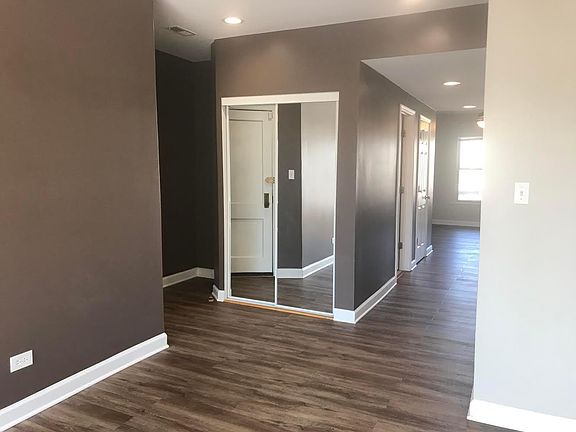 5th image of 5200 N Sawyer Ave #1