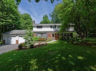 24 Glenwood Dr, Ballston Lake, NY 12019