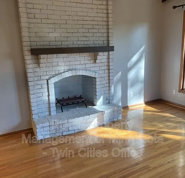 10025 Beard Ave S — Photo 5