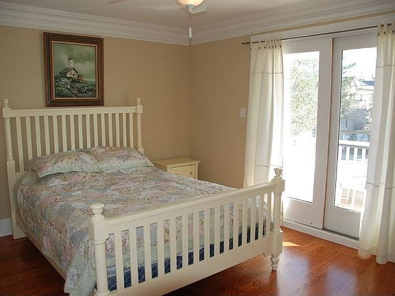 2nd image of 1410 S Beach Ave