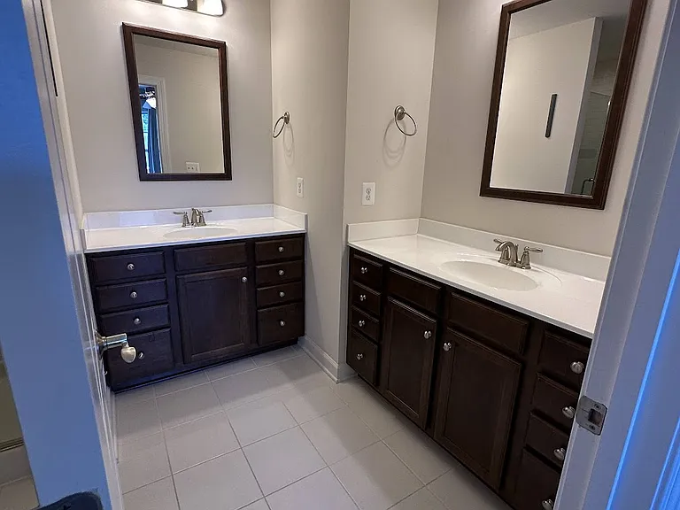 2436 Winthrop Dr — Photo 33