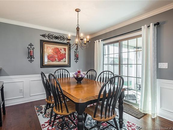 4th image of 2674 Crescent Hill Dr NE