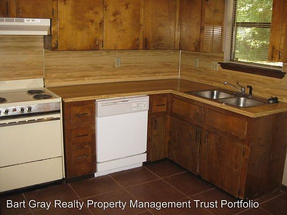 2nd image of 218 Bellevue Cir APT A