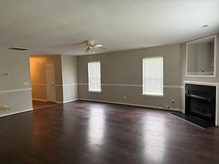 157 Dunbarton Ct — Photo 3