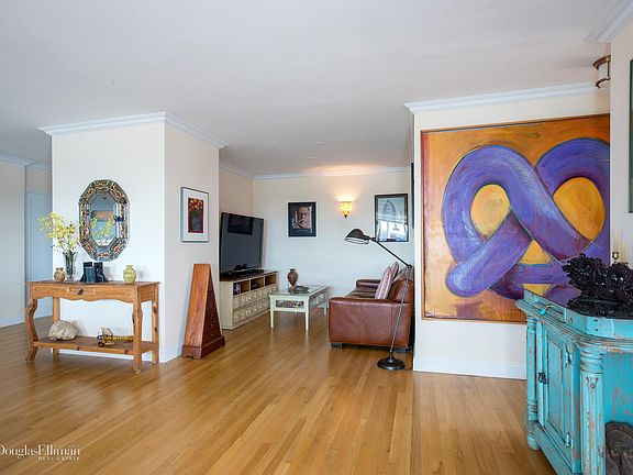 3rd image of 5900 Arlington Ave #22JK