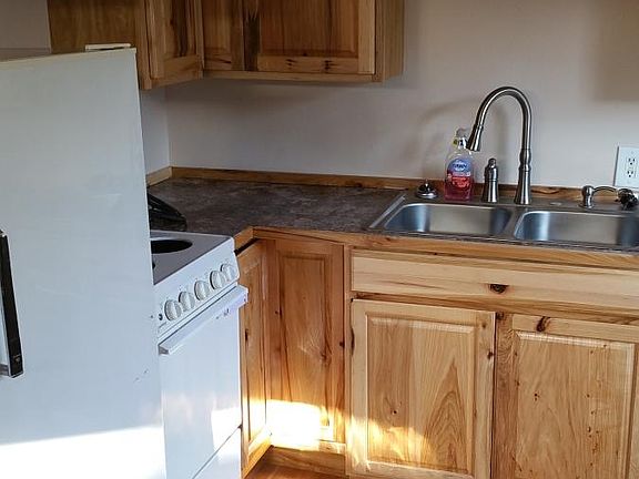 2nd image of 2305 Everett Ave #B