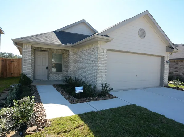 1319 Winding Willow Dr, Pinehurst, TX 77362