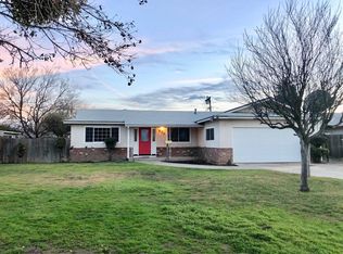 457 W Deodar Dr, Lemoore, CA 93245