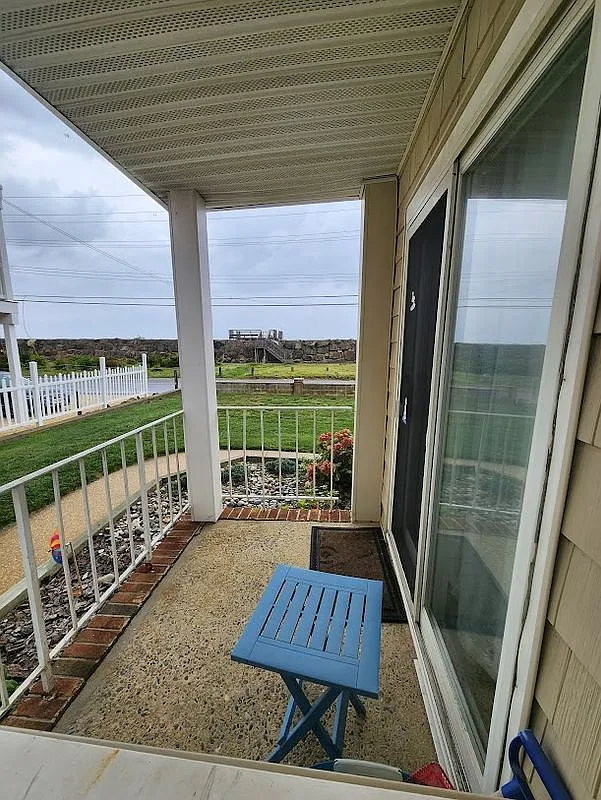 2 bed, 2.0 bath, 1161 sqft, $2,850 — Photo 2