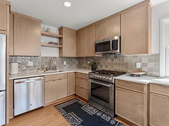 5th image of 2508 27th Ave NE