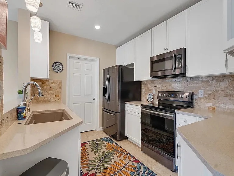 5020 Fairways Cir #J206 — Photo 7