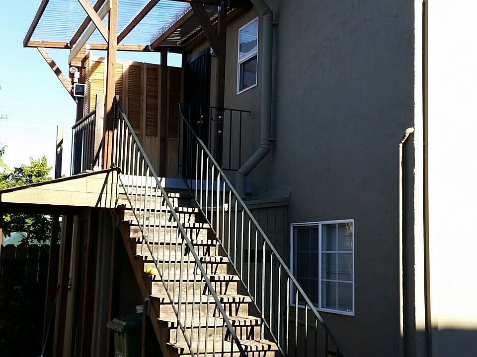 2nd image of 2910 California St