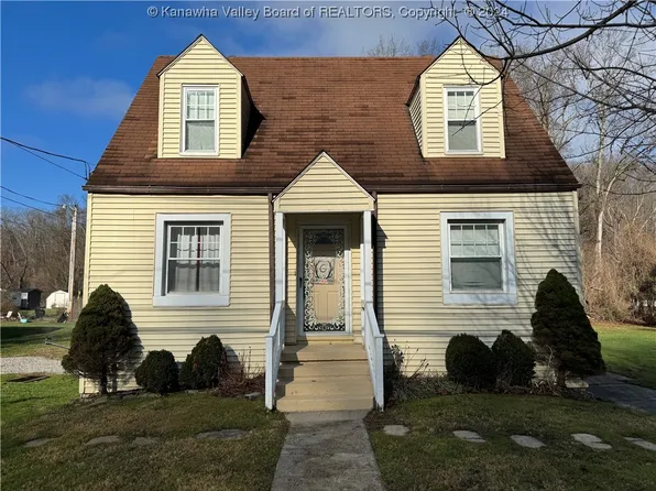 245 Brown St, Clendenin, WV 25045
