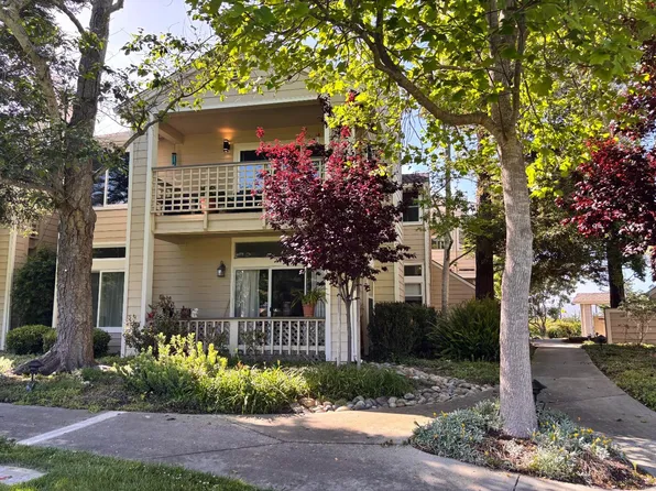 132 Amesport Lndg, Half Moon Bay, CA 94019