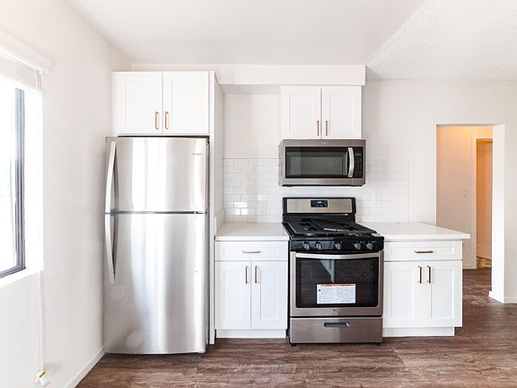 4th image of 255 S Avenue 55 #1