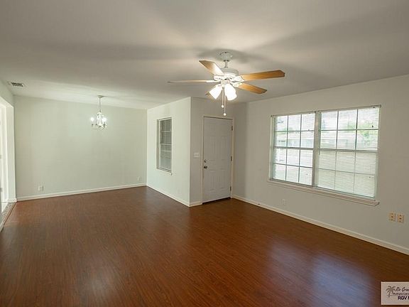 4th image of 228 E Beck St