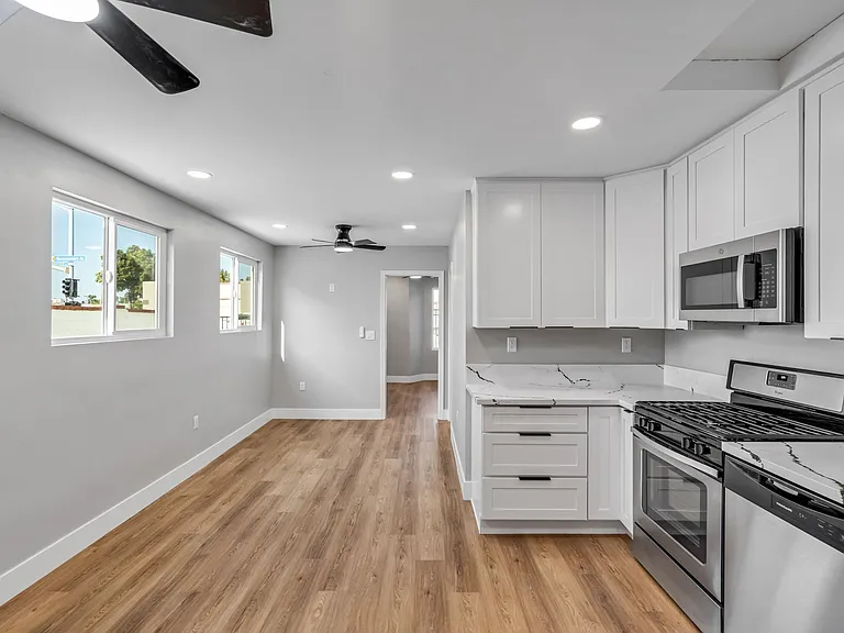 4284 Marlborough Ave — Photo 6