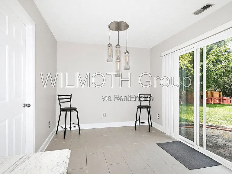 9224 Oak Knoll Ln — Photo 7