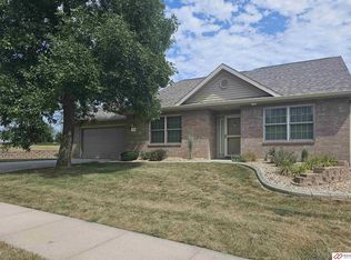 604 S 25th St, Beatrice, NE 68310